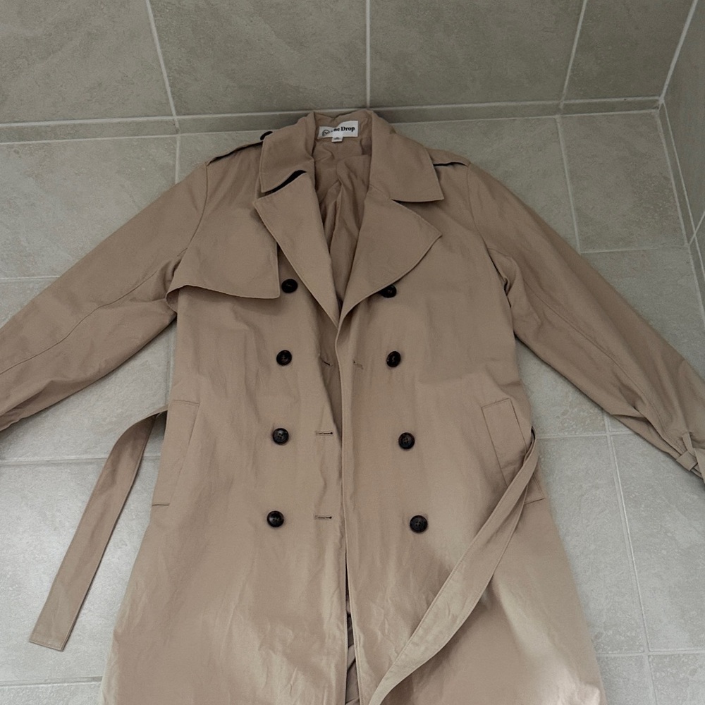 Classic Beige Trench Coat - Women - Picture 2 of 7